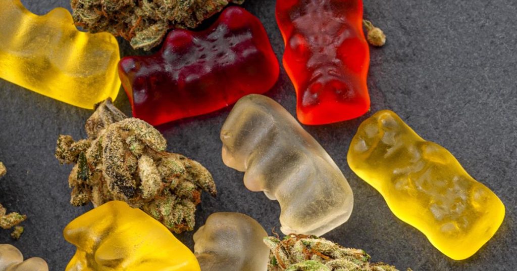 Edibles vs. Smoking Weed Pros and Cons Kushmia